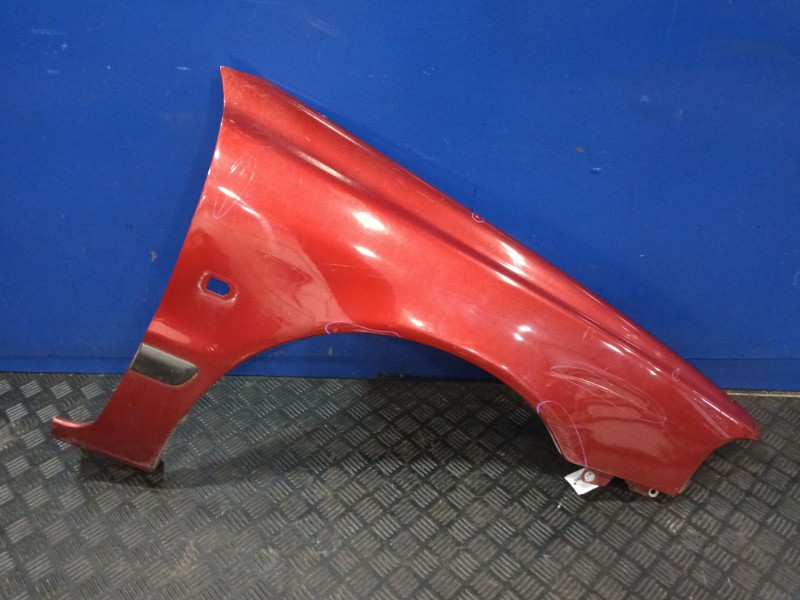 Recambio de aleta delantera derecha para volvo s40 berlina referencia OEM IAM   