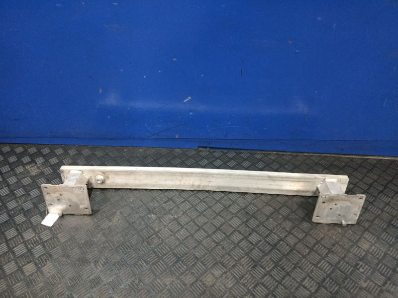 Recambio de refuerzo paragolpes delantero para peugeot 307 cc (s2) referencia OEM IAM   