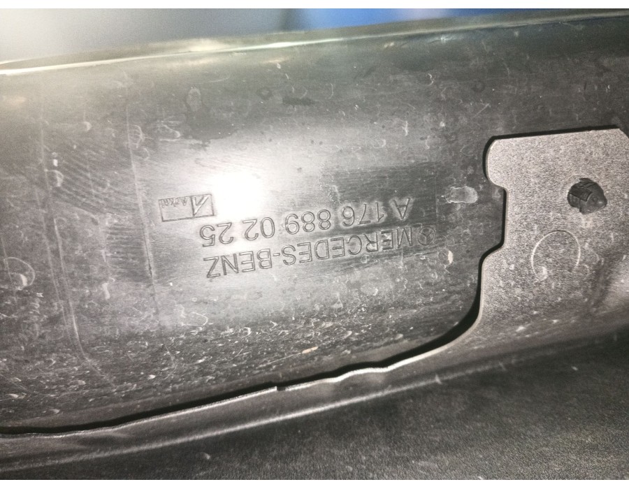 Recambio de aleta delantera derecha para mercedes-benz clase a (w176) a 160 (176.041) referencia OEM IAM A1768890225  