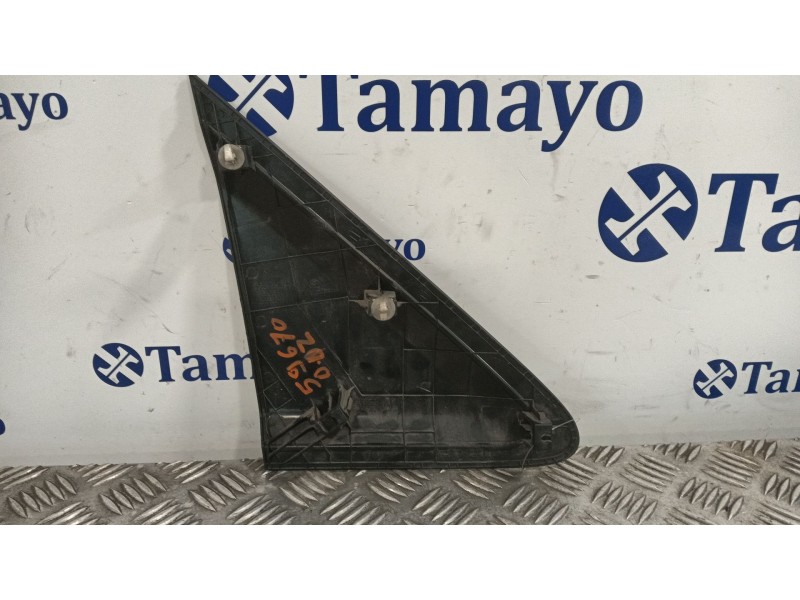 Recambio de moldura para hyundai h350 furgoneta 2.5 crdi referencia OEM IAM 8618059000  