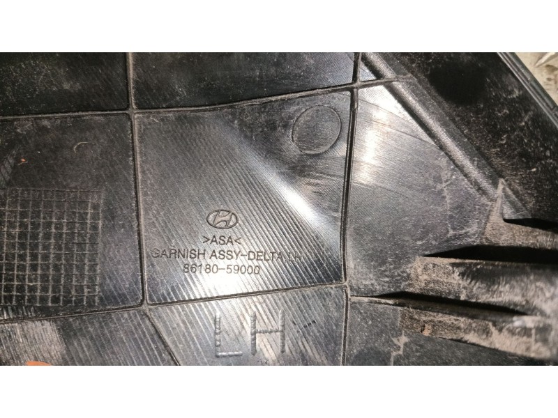 Recambio de moldura para hyundai h350 furgoneta 2.5 crdi referencia OEM IAM 8618059000  