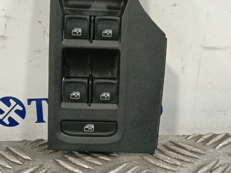 Recambio de mando elevalunas delantero izquierdo para seat arona (kj7, kjp) 1.0 tsi referencia OEM IAM 6F1867171  