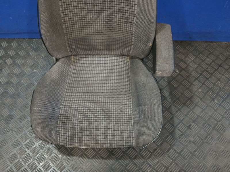 Recambio de asiento delantero izquierdo para volkswagen transporter t3 furgoneta (24_, 25_) 1.6 td referencia OEM IAM   