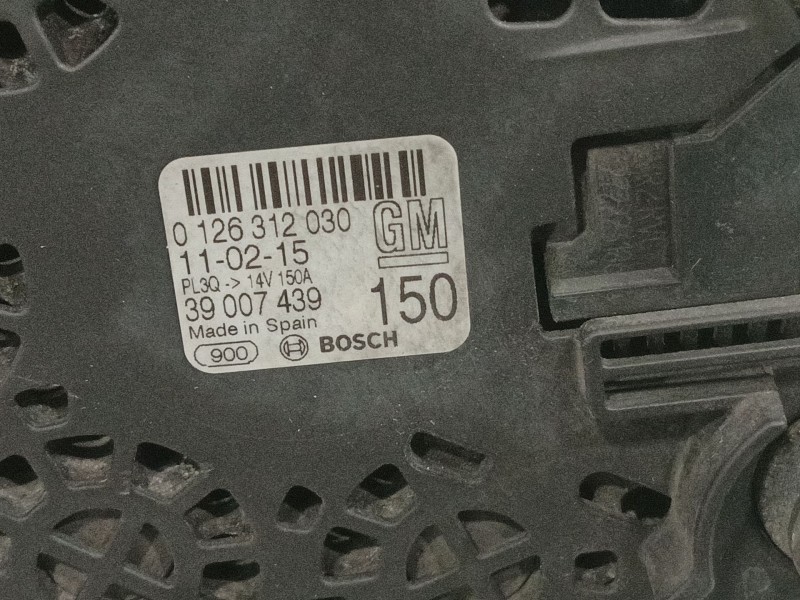 Recambio de alternador para opel corsa e combo referencia OEM IAM 0126312030 39007439 