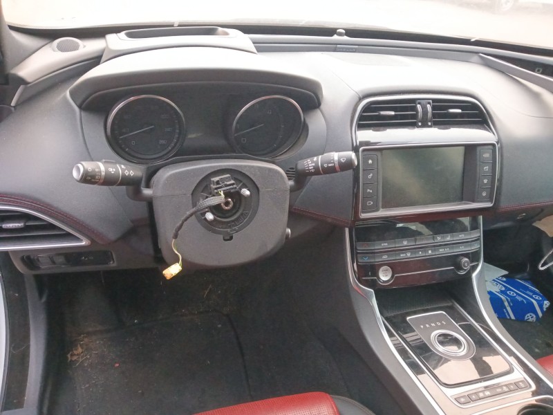 jaguar xe (x760) del año 2015