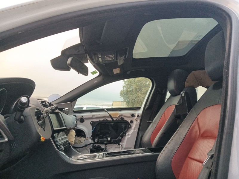 jaguar xe (x760) del año 2015