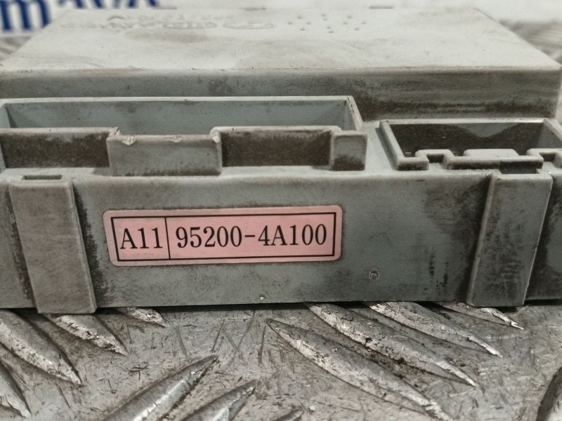 Recambio de modulo electronico para hyundai h-1 / starex autobús (a1) 2.5 crdi referencia OEM IAM 952004A100  