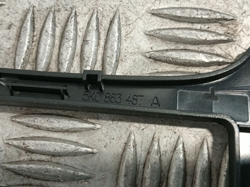 Recambio de moldura para volkswagen golf vi (5k1) 2.0 gti referencia OEM IAM 5K0863487A  