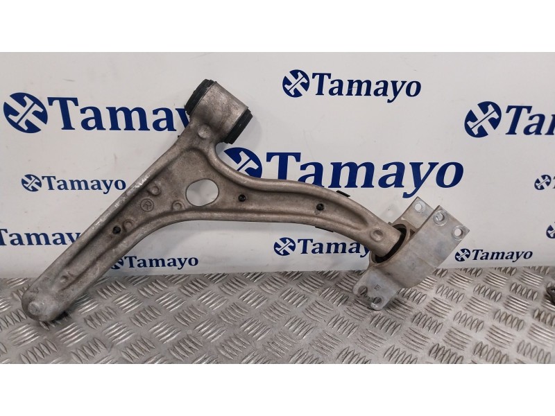 Recambio de brazo suspension inferior delantero derecho para mercedes-benz clase gla (w156) referencia OEM IAM A2465462643HT  