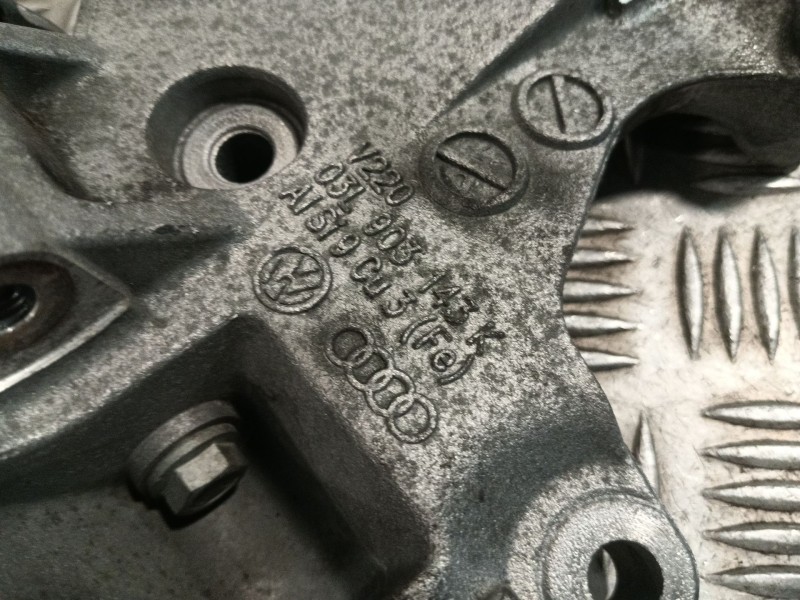 Recambio de soporte alternador para audi a1 (8x1, 8xk) 1.6 tdi referencia OEM IAM 038903315AJ  