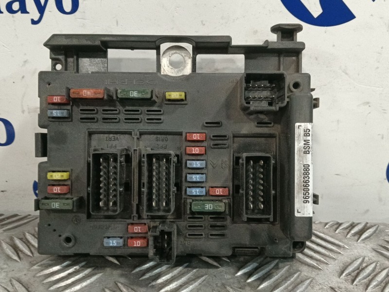 Recambio de caja reles / fusibles para peugeot 307 cc (3b) 2.0 16v referencia OEM IAM 9650663880  