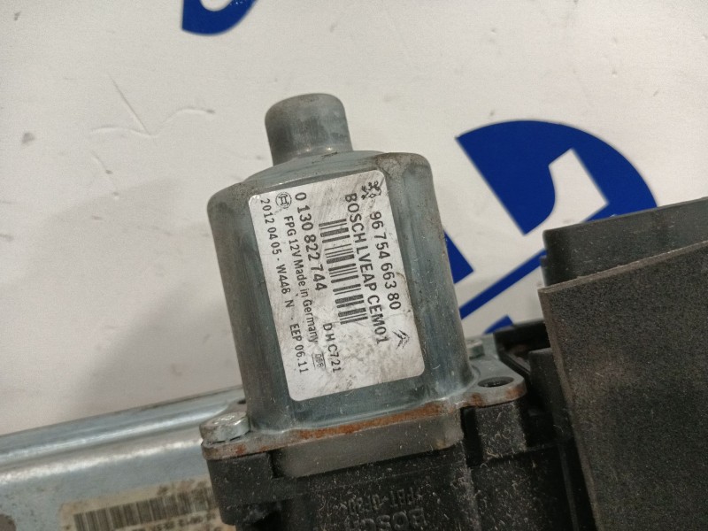 Recambio de elevalunas trasero derecho para peugeot 308 referencia OEM IAM 967546298000  