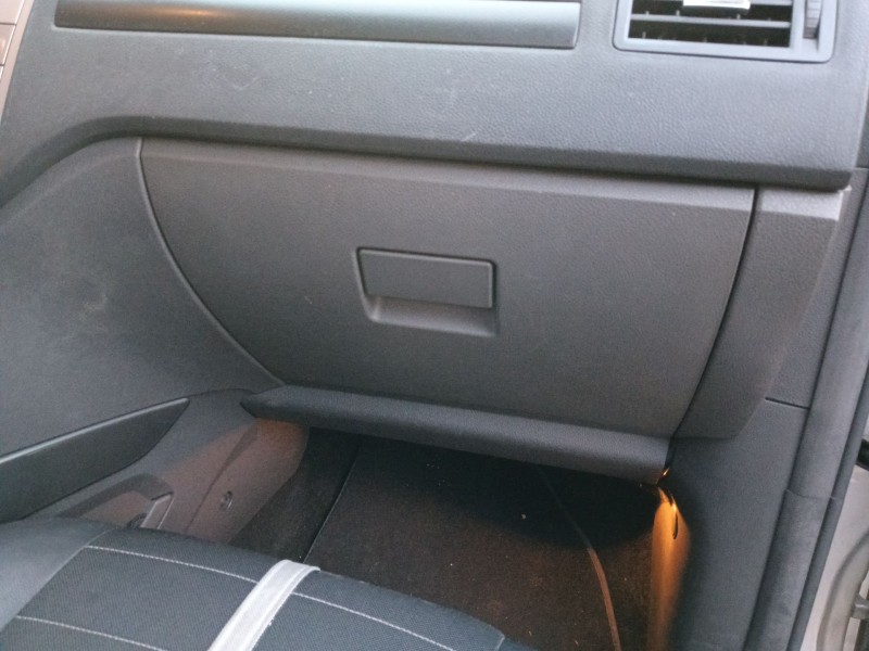 Recambio de guantera para ford kuga i 2.0 tdci referencia OEM IAM 1815144  