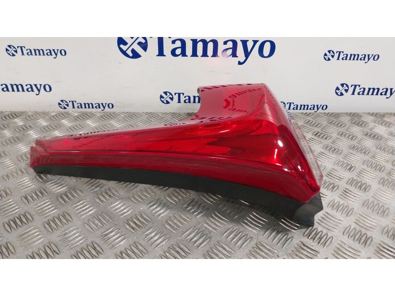Recambio de piloto trasero derecho para volvo v40 hatchback (525) d3 referencia OEM IAM 31395845  