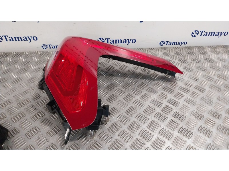 Recambio de piloto trasero derecho para volvo v40 hatchback (525) d3 referencia OEM IAM 31395845  