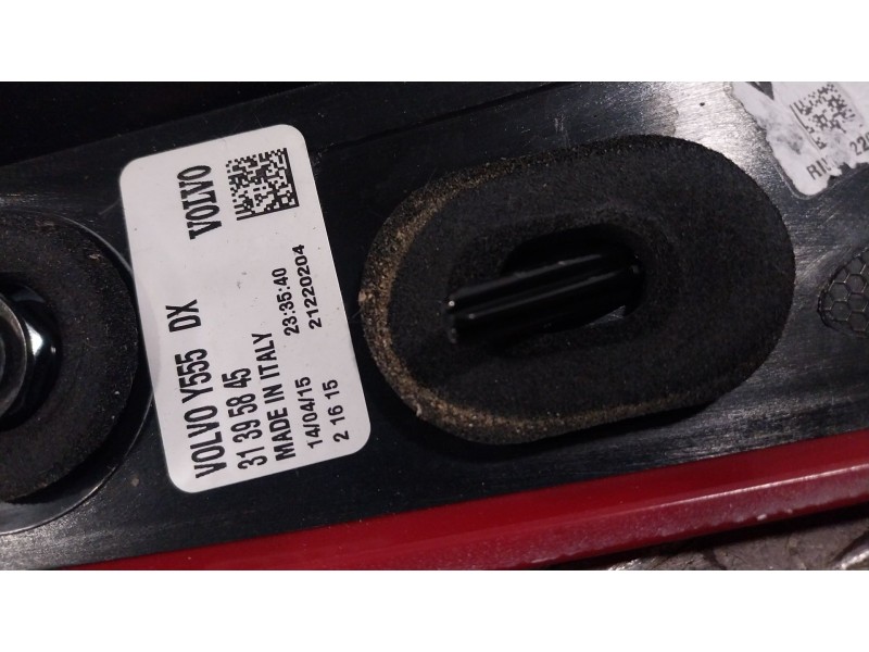 Recambio de piloto trasero derecho para volvo v40 hatchback (525) d3 referencia OEM IAM 31395845  