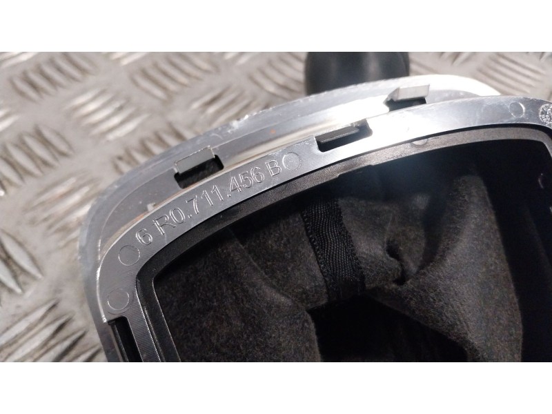 Recambio de pomo palanca cambio para volkswagen polo (6r1) referencia OEM IAM 6R0711113  