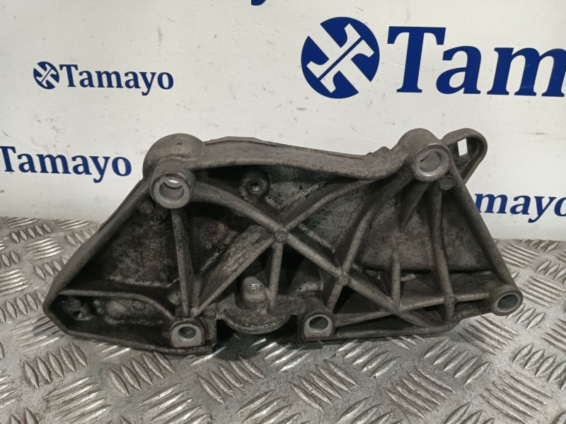 Recambio de soporte alternador para renault scenic ii 1.9 dci diesel referencia OEM IAM 8200100148  