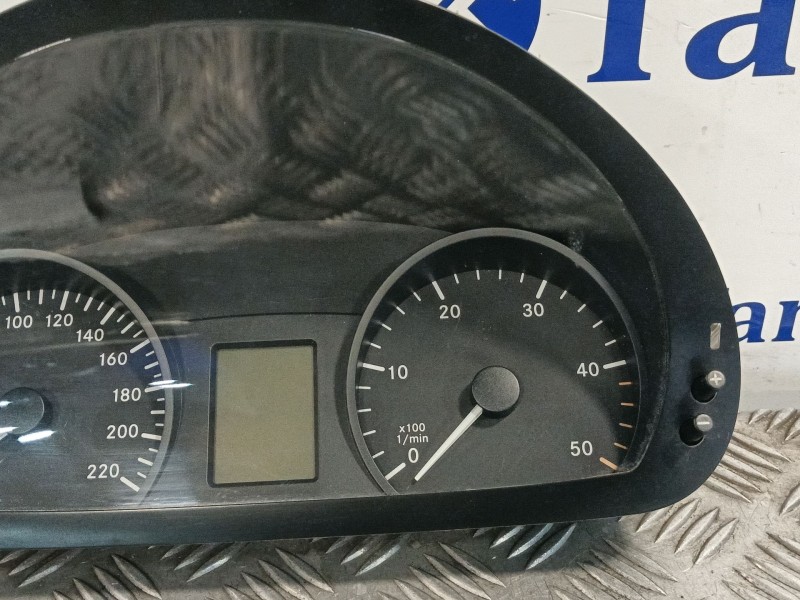 Recambio de cuadro instrumentos para mercedes-benz vito kasten (639) referencia OEM IAM A6399001100 1042993 