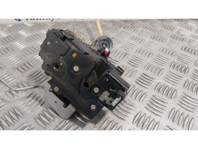 Recambio de cerradura puerta delantera izquierda para audi a2 (8z) 1.4 tdi referencia OEM IAM 8Z1837015A  
