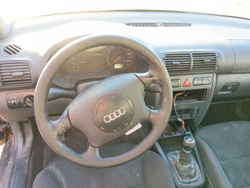 audi a3 (8l1) del año 1999