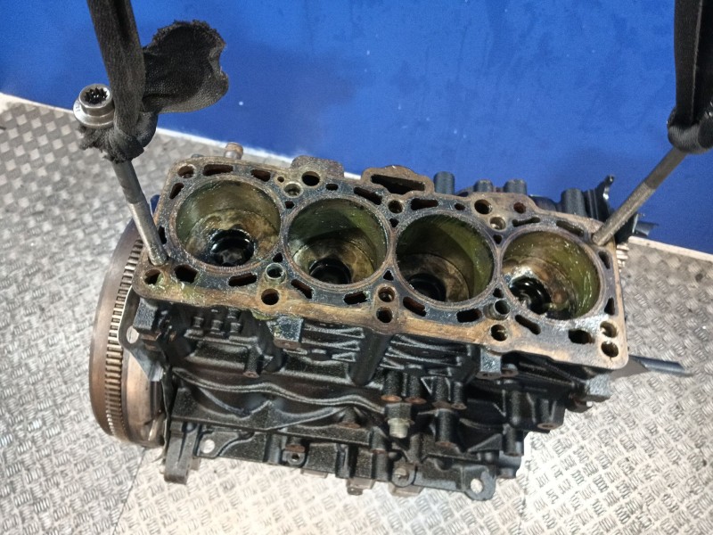 Recambio de bloque para volkswagen golf vi (5k1) 2.0 tdi referencia OEM IAM BKD 03G021AG 