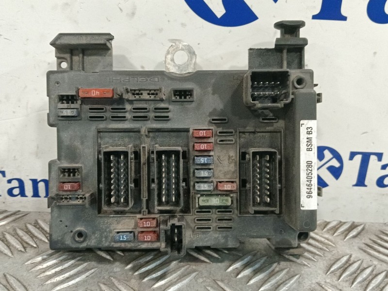 Recambio de caja reles / fusibles para citroën xsara (n1) 2.0 hdi 90 referencia OEM IAM 9646405280  