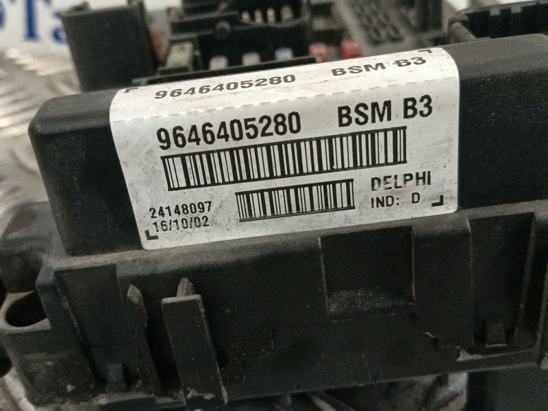 Recambio de caja reles / fusibles para citroën xsara (n1) 2.0 hdi 90 referencia OEM IAM 9646405280  