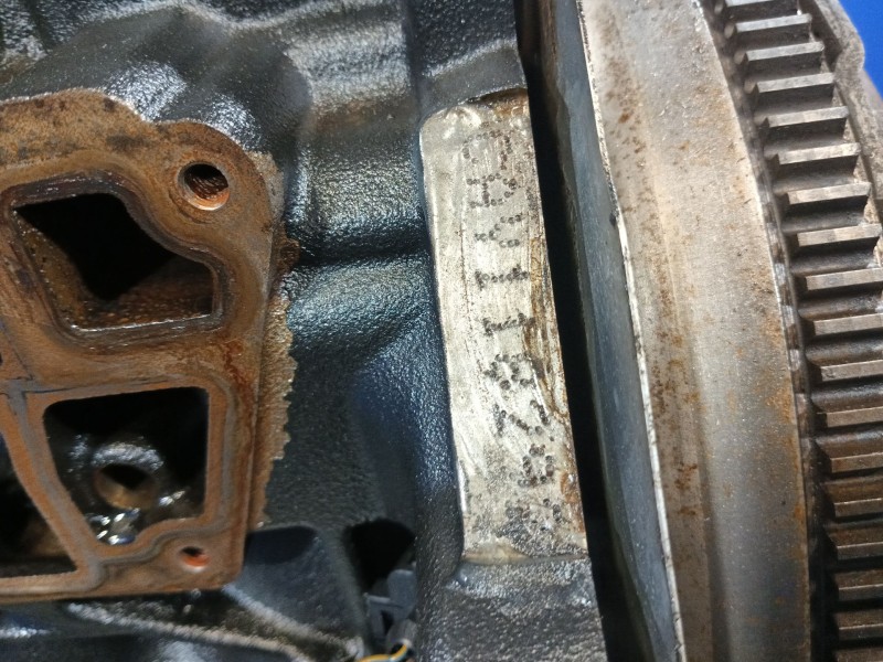 Recambio de bloque para volkswagen golf vi (5k1) 1.6 tdi referencia OEM IAM CAY 03L021P 