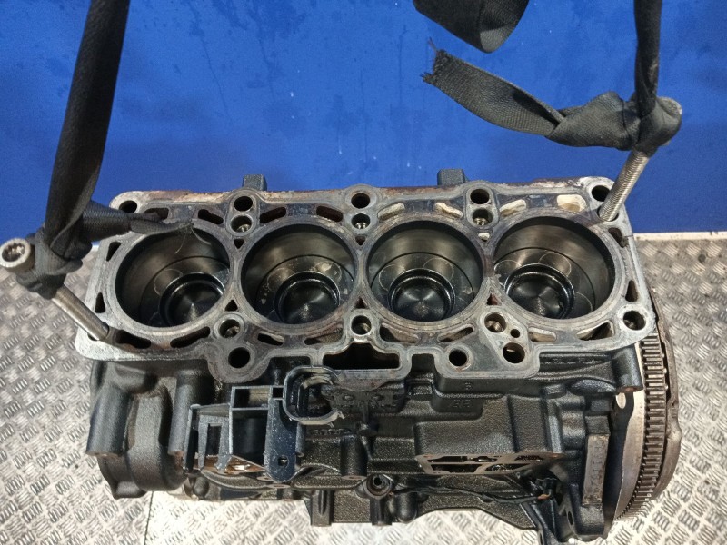 Recambio de bloque para volkswagen golf vi (5k1) 1.6 tdi referencia OEM IAM CAY 03L021P 