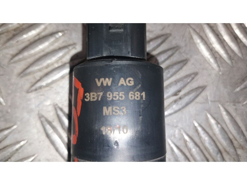 Recambio de bomba limpia para volkswagen golf vi (5k1) 2.0 gti referencia OEM IAM 3B7955681  