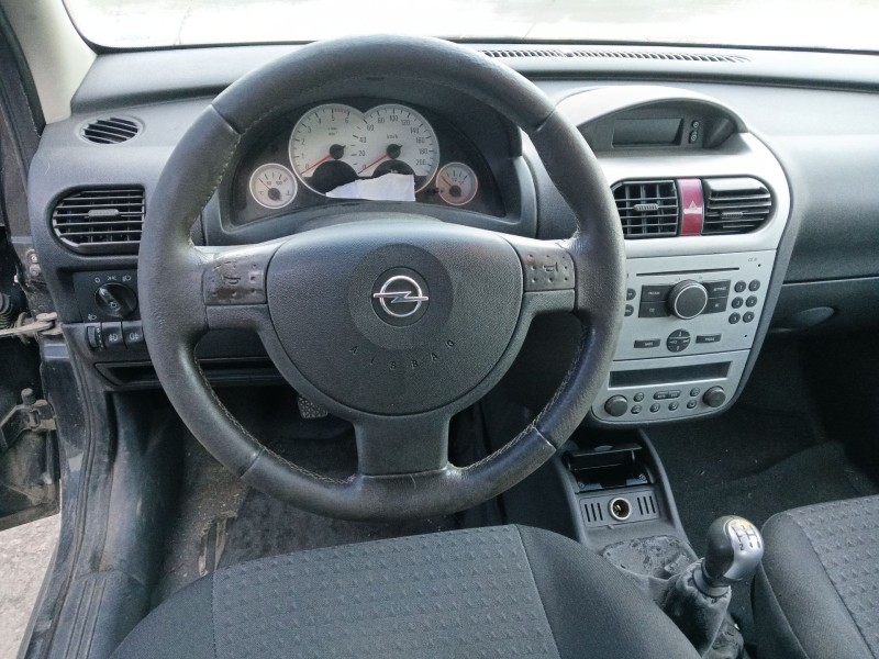 opel corsa c (x01) del año 2005
