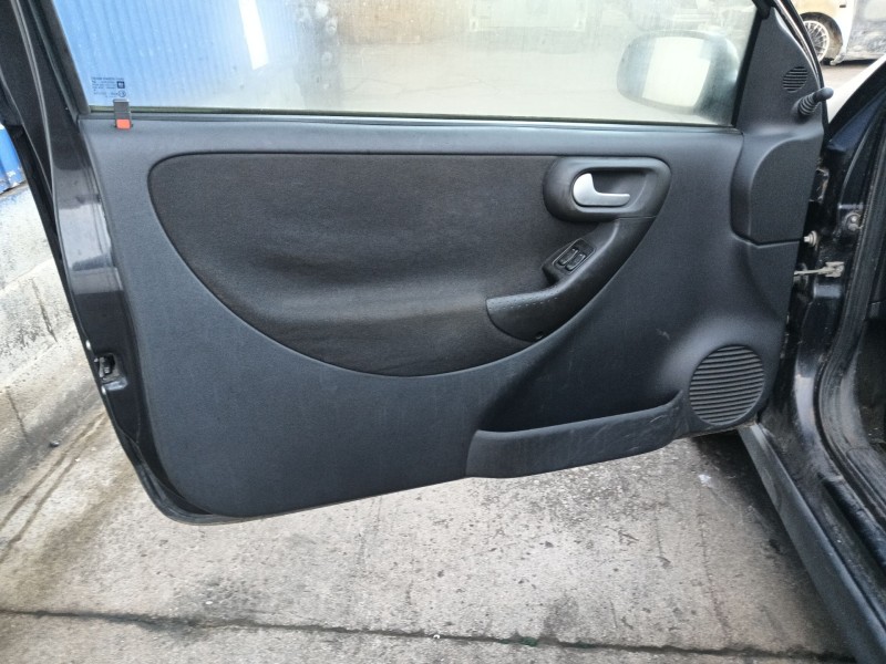 opel corsa c (x01) del año 2005