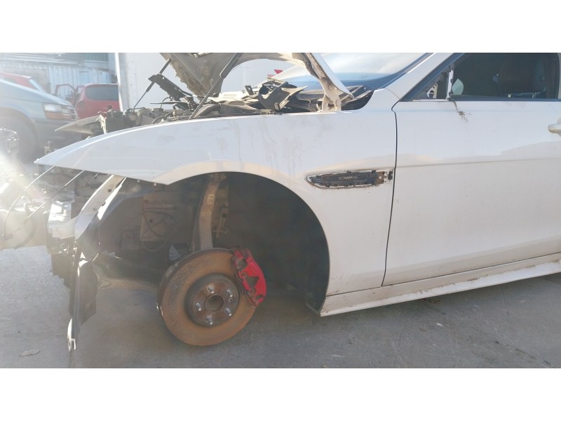 Recambio de aleta delantera izquierda para jaguar xe (x760) 2.0 d referencia OEM IAM T4N2637  