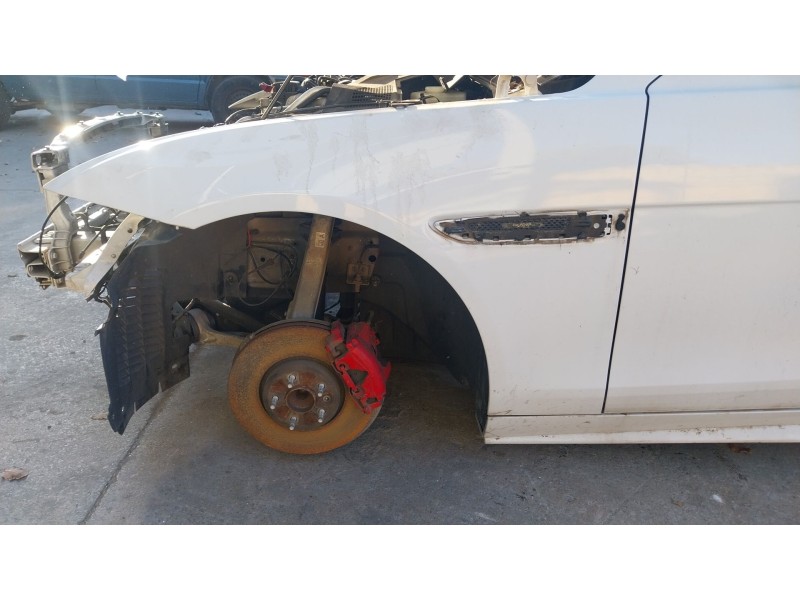 Recambio de aleta delantera izquierda para jaguar xe (x760) 2.0 d referencia OEM IAM T4N2637  