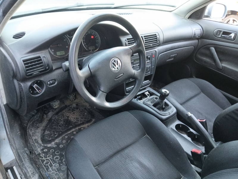 volkswagen passat b5 (3b2) del año 2002