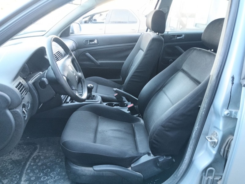 volkswagen passat b5 (3b2) del año 2002
