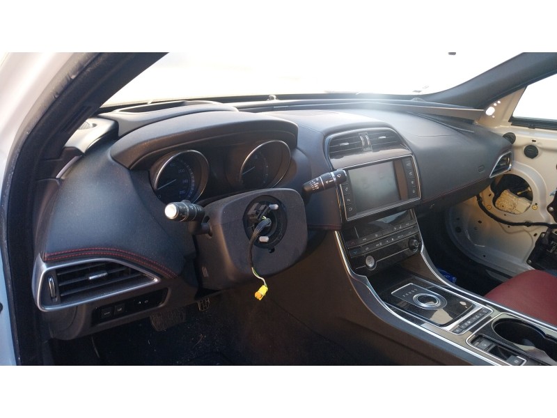Recambio de salpicadero para jaguar xe (x760) 2.0 d referencia OEM IAM   