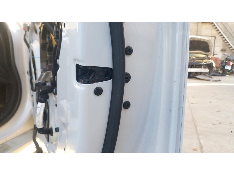 Recambio de cerradura puerta delantera derecha para jaguar xe (x760) 2.0 d referencia OEM IAM C2D49430  