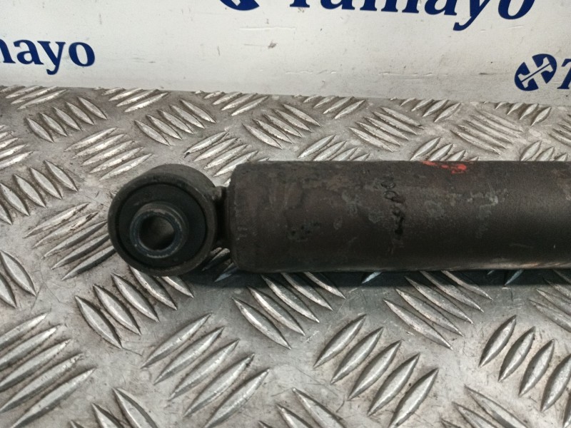 Recambio de amortiguador trasero izquierdo para hyundai h350 furgoneta 2.5 crdi referencia OEM IAM 5530059000  