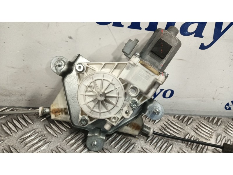 Recambio de elevalunas delantero izquierdo para hyundai h350 furgoneta 2.5 crdi referencia OEM IAM 8240359010  