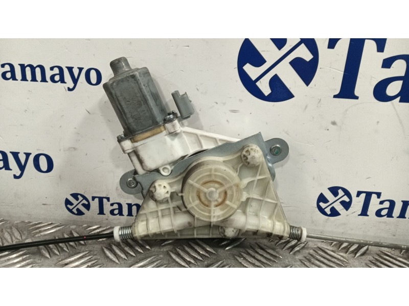 Recambio de elevalunas delantero izquierdo para hyundai h350 furgoneta 2.5 crdi referencia OEM IAM 8240359010  