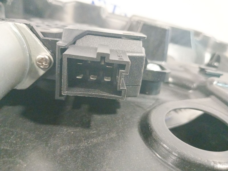 Recambio de elevalunas trasero derecho para mercedes-benz clase a (w176) referencia OEM IAM A2468200100 A2047302835 