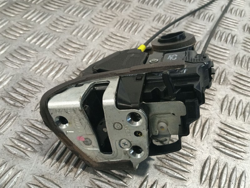 Recambio de cerradura puerta trasera izquierda para toyota auris (_e18_) 1.4 d-4d (nde180_) referencia OEM IAM A084219  