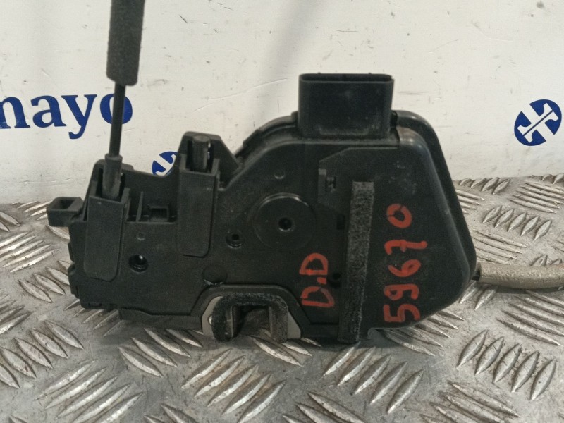 Recambio de cerradura puerta delantera derecha para hyundai h350 furgoneta 2.5 crdi referencia OEM IAM 8132059000FHK  