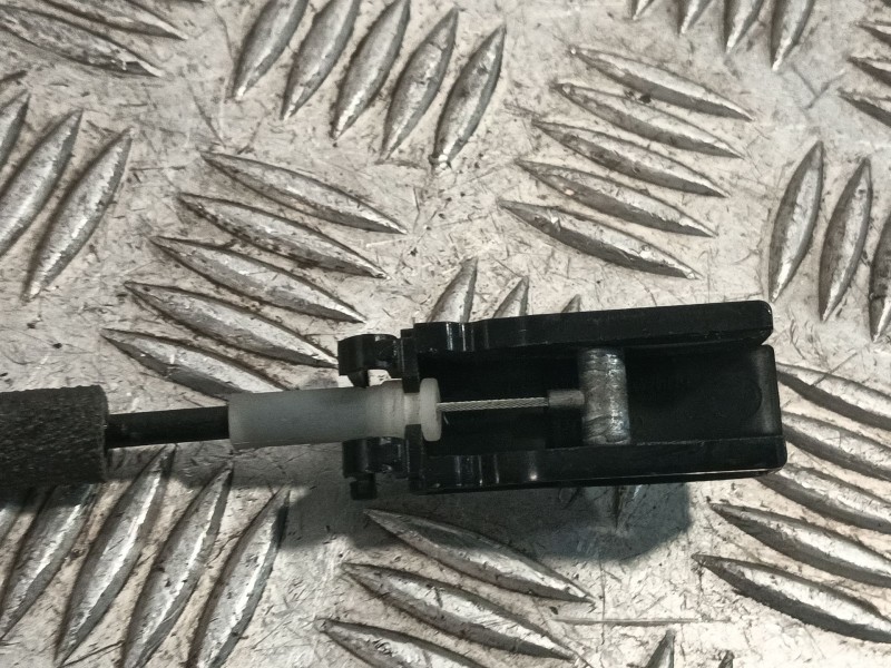 Recambio de cerradura puerta delantera derecha para hyundai h350 furgoneta 2.5 crdi referencia OEM IAM 8132059000FHK  