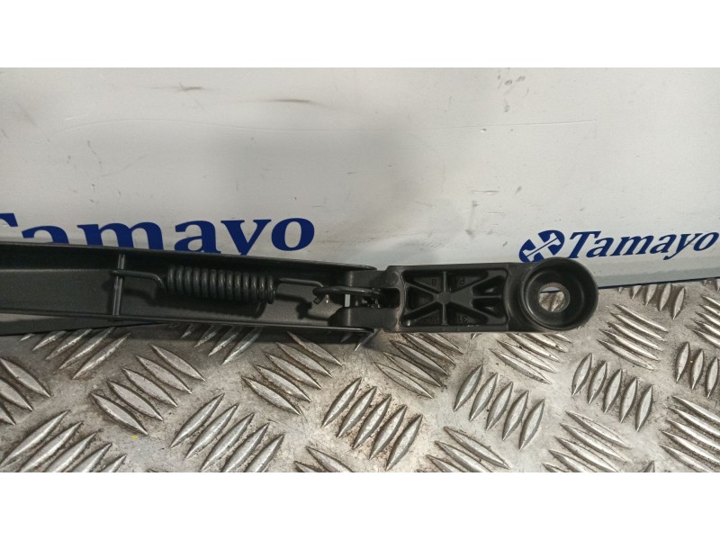 Recambio de brazo limpia delantero izquierdo para toyota auris 1.4 turbodiesel cat referencia OEM IAM 3151820  