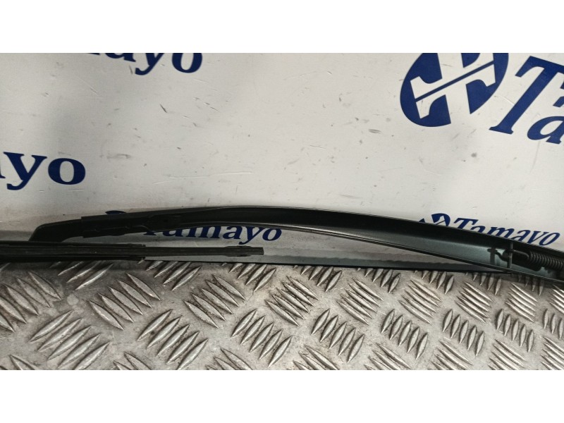 Recambio de brazo limpia delantero izquierdo para toyota auris 1.4 turbodiesel cat referencia OEM IAM 3151820  