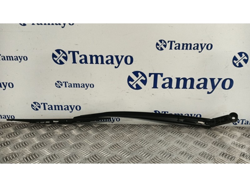 Recambio de brazo limpia delantero izquierdo para toyota auris 1.4 turbodiesel cat referencia OEM IAM 3151820  