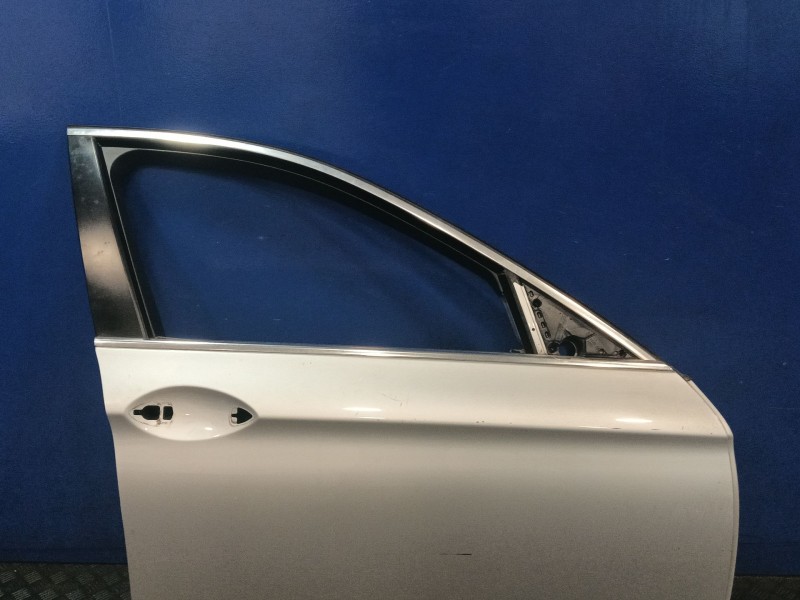 Recambio de puerta delantera derecha para bmw 5 touring (f11) 520 d referencia OEM IAM 41009628754  